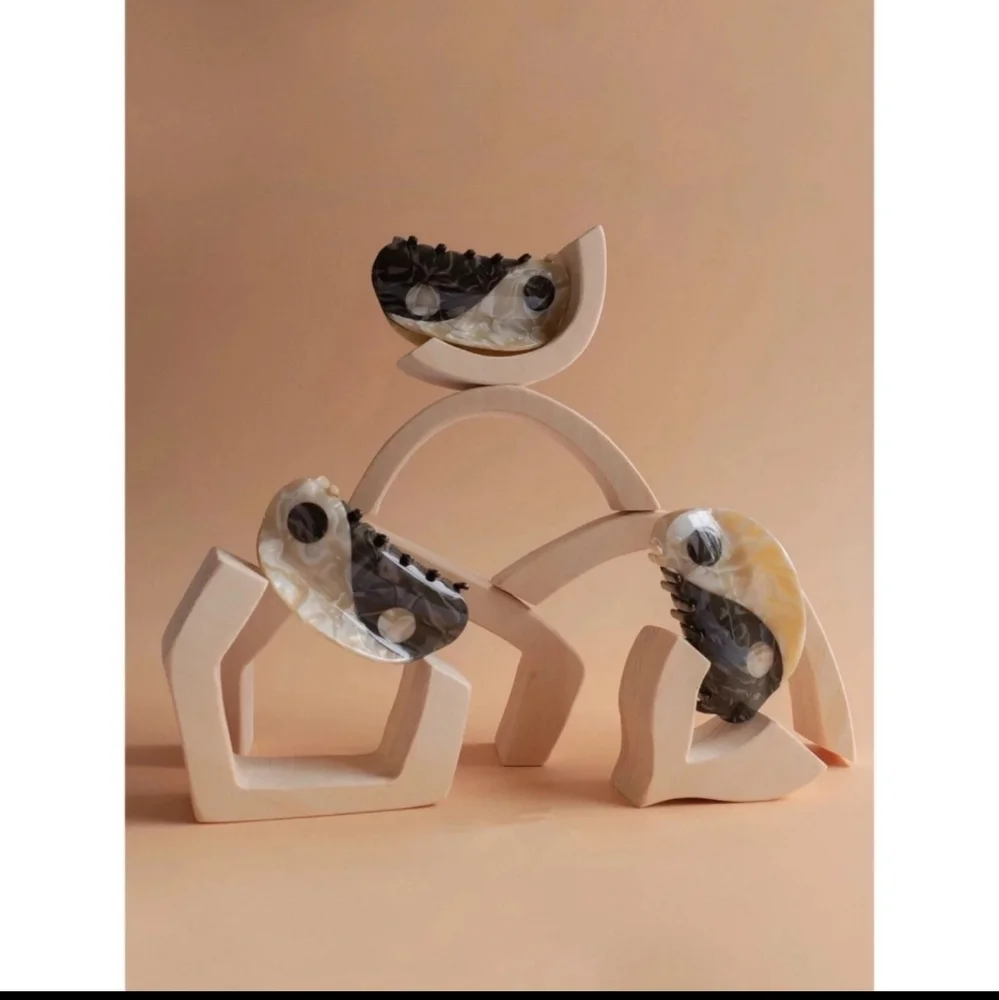 NWT Yin Yang Hair Claw - Picture 4 of 7